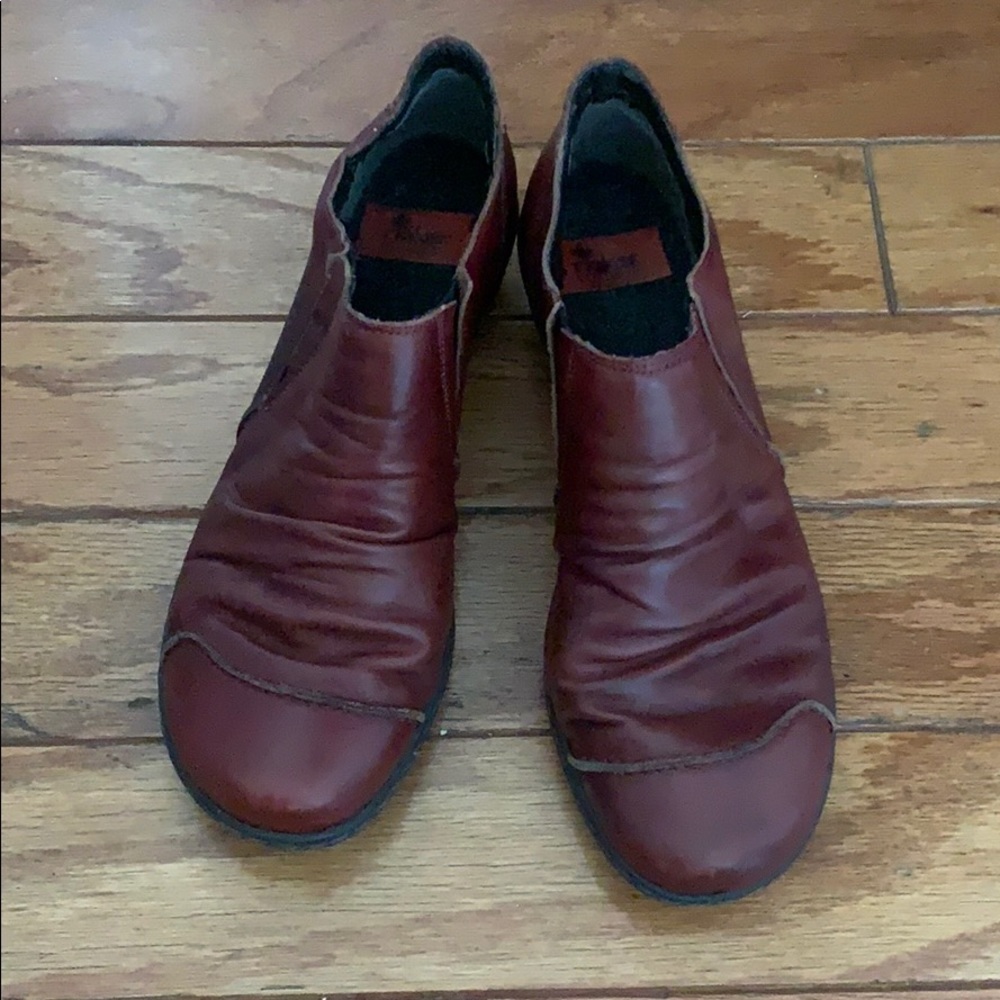 Rieker “Louise” pleated leather slip ons